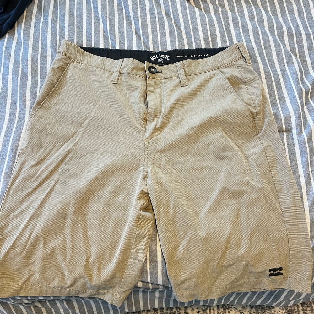 Billabong Men's Tan Shorts
